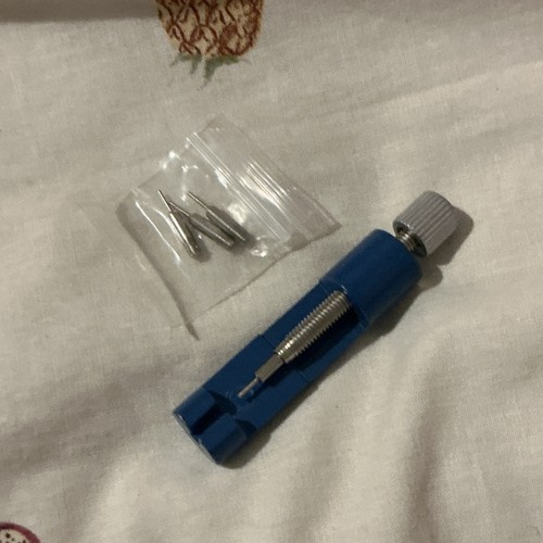 Blue watch link pin - blue,
